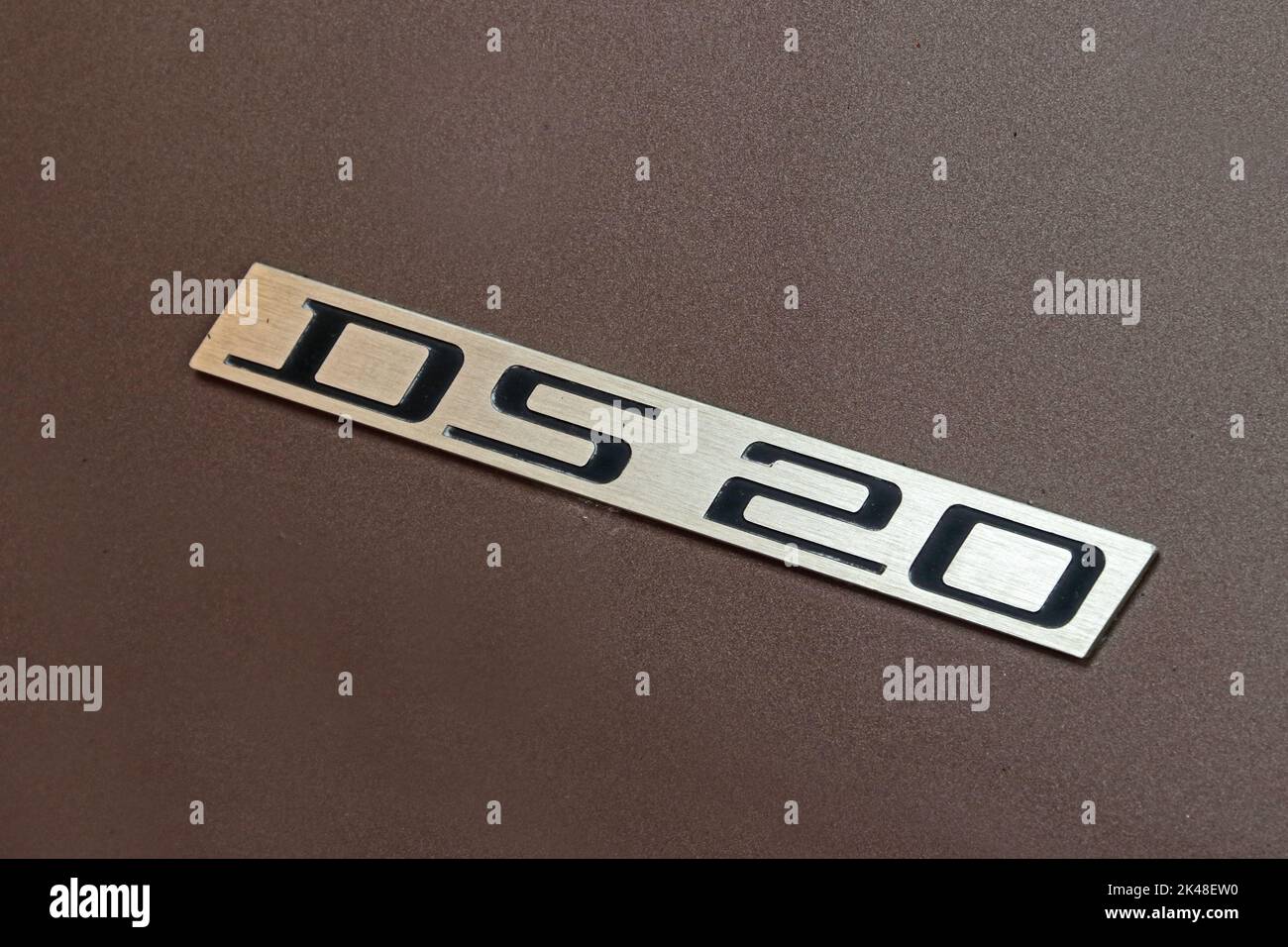 Badge DS 20 sul retro della vettura Citroen Foto Stock
