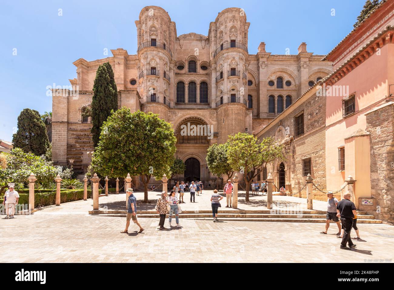 Vista sulla facciata della Cattedrale di Málaga o della Cattedrale di Santa Iglesia Basílica de la Encarnación. Foto Stock