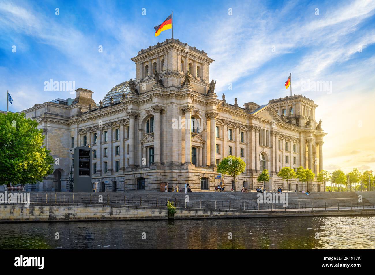 il famoso edificio del reichstag di berlino, germania Foto Stock