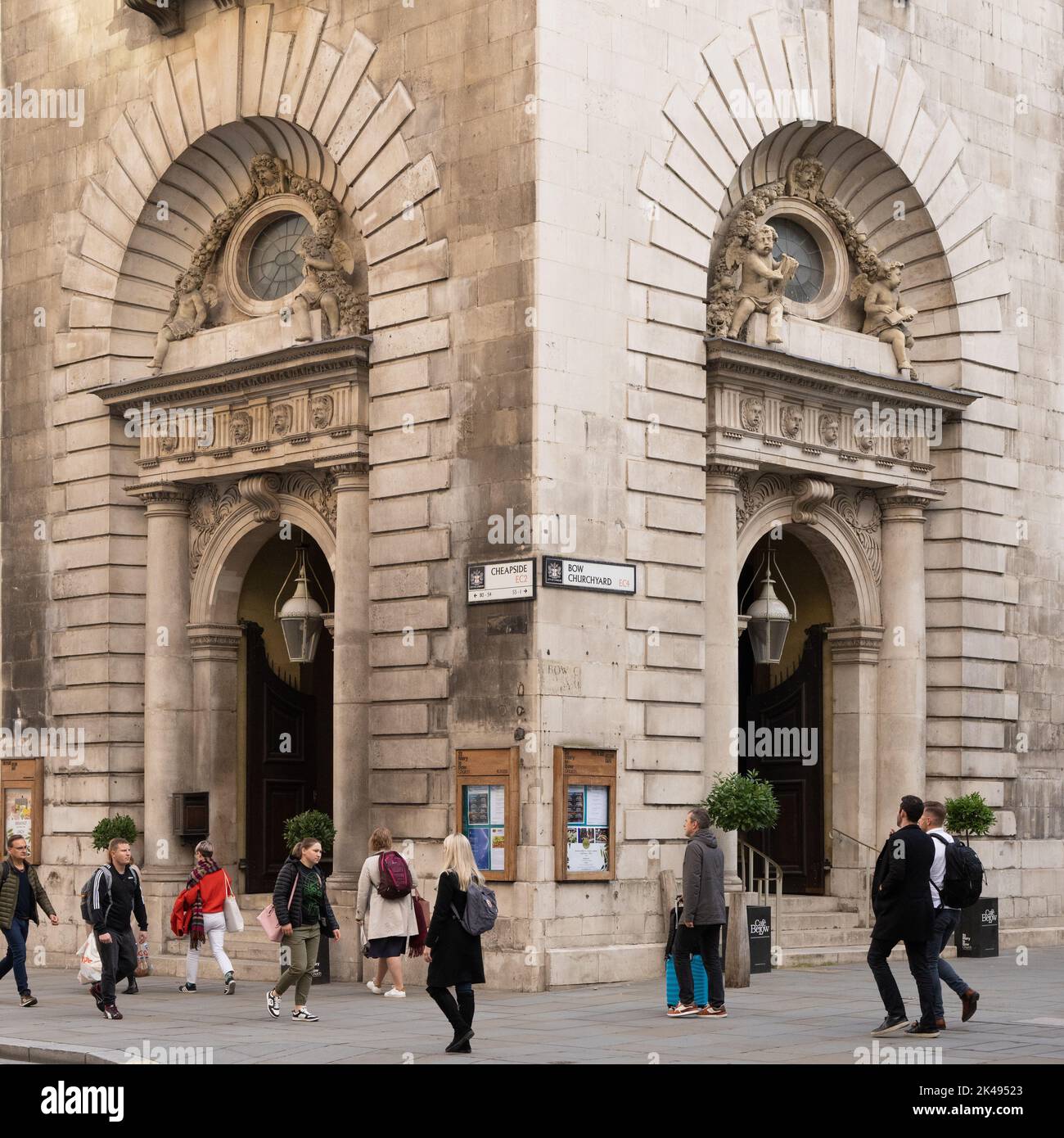 St Mary-le-Bow è una chiesa di origine sassone, con una cripta normanna, Cheapside, città di londra Foto Stock