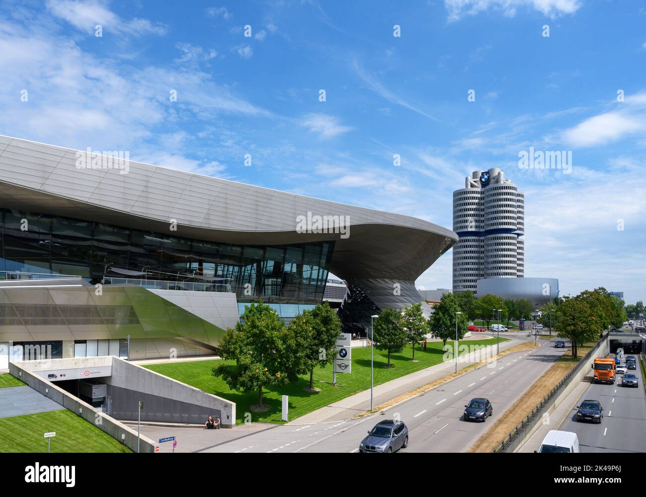 BMW Welt, sede centrale mondiale BMW e Museo BMW, Monaco, Baviera, Germania Foto Stock