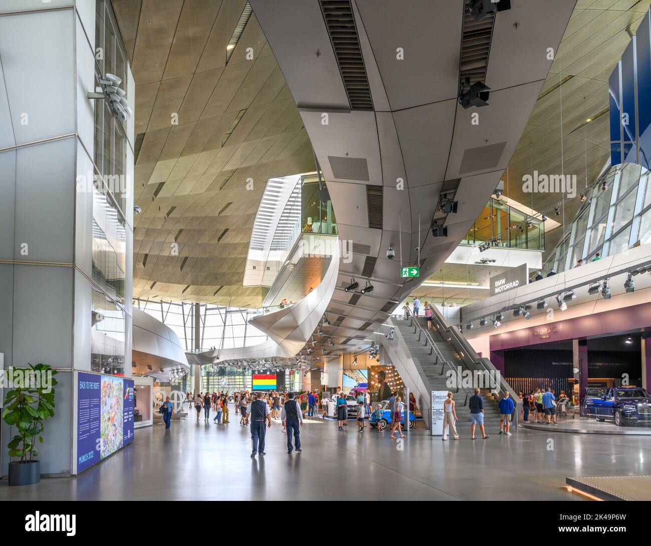 Il BMW Welt di Monaco di Baviera, Germania Foto Stock