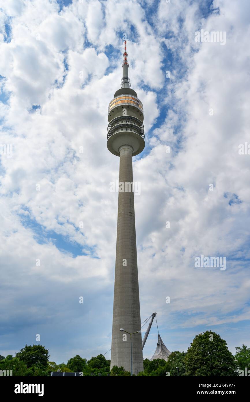 Olympiaturm (Torre Olimpica), Olympiapark (Parco Olimpico), Monaco, Baviera, Germania Foto Stock