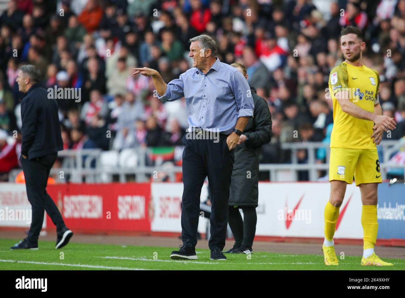 Tony Mowbray manager di Sunderland durante la partita del Campionato Sky Bet Sunderland vs Preston North End allo Stadio di Light, Sunderland, Regno Unito, 1st ottobre 2022 (Foto di Dan Cooke/News Images) Foto Stock