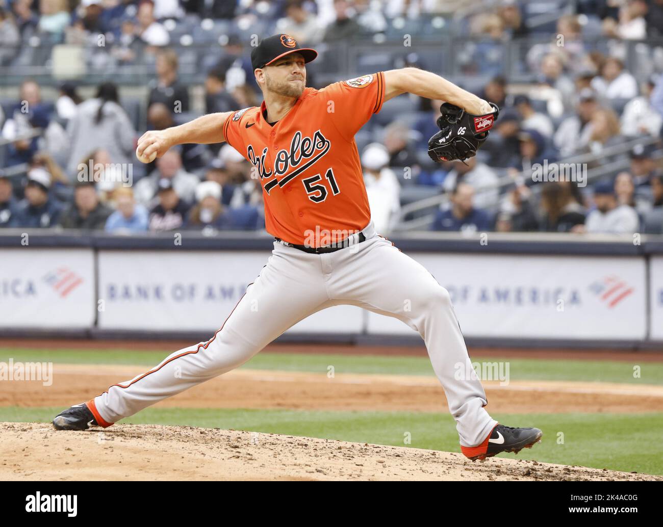 New York City, Stati Uniti. 01st Ott 2022. Il lanciatore Austin Voth di Baltimore Orioles lancia il secondo assalimento contro i New York Yankees allo Yankee Stadium di New York City sabato 1 ottobre 2022. Foto di John Angelillo/UPI Credit: UPI/Alamy Live News Foto Stock