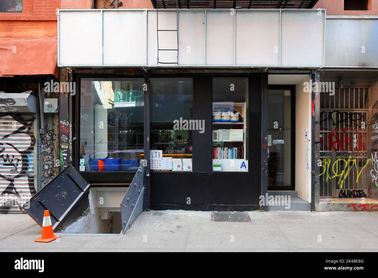 Macaron Parlour, 44 Hester St, New York, foto del negozio di New York di una pasticceria a Manhattan Chinatown/Lower East Side Foto Stock