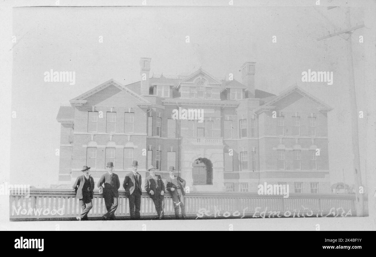 Norwood School, Edmonton Alberta Canada, circa 1920s cartolina. Fotografo non identificato Foto Stock