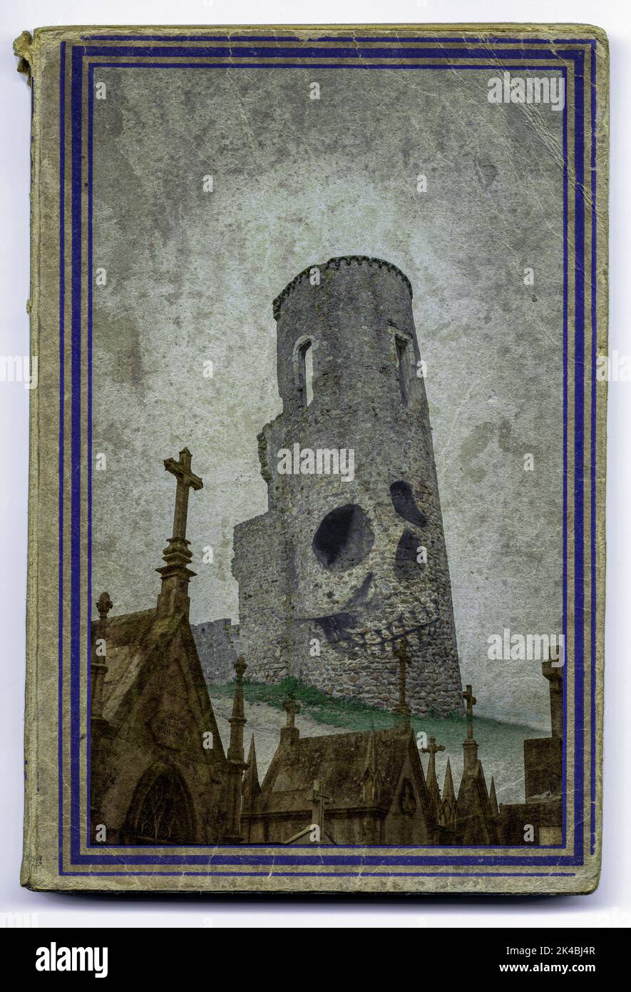 Libro marrone molto vecchio con la copertura incorniciata sulla guerra Foto Stock