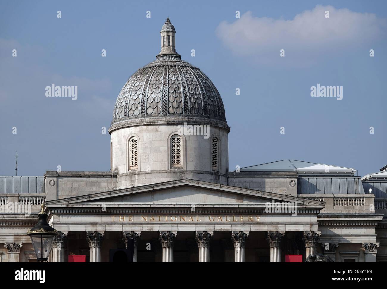 Una vista aerea della facciata dell'edificio della Galleria Nazionale in Trafalgar Square Foto Stock
