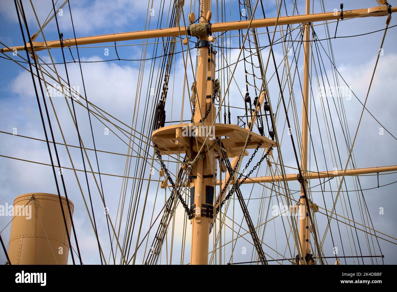 HMS Gannet Boat Masts, presso i moli storici di Chatham. Foto Stock