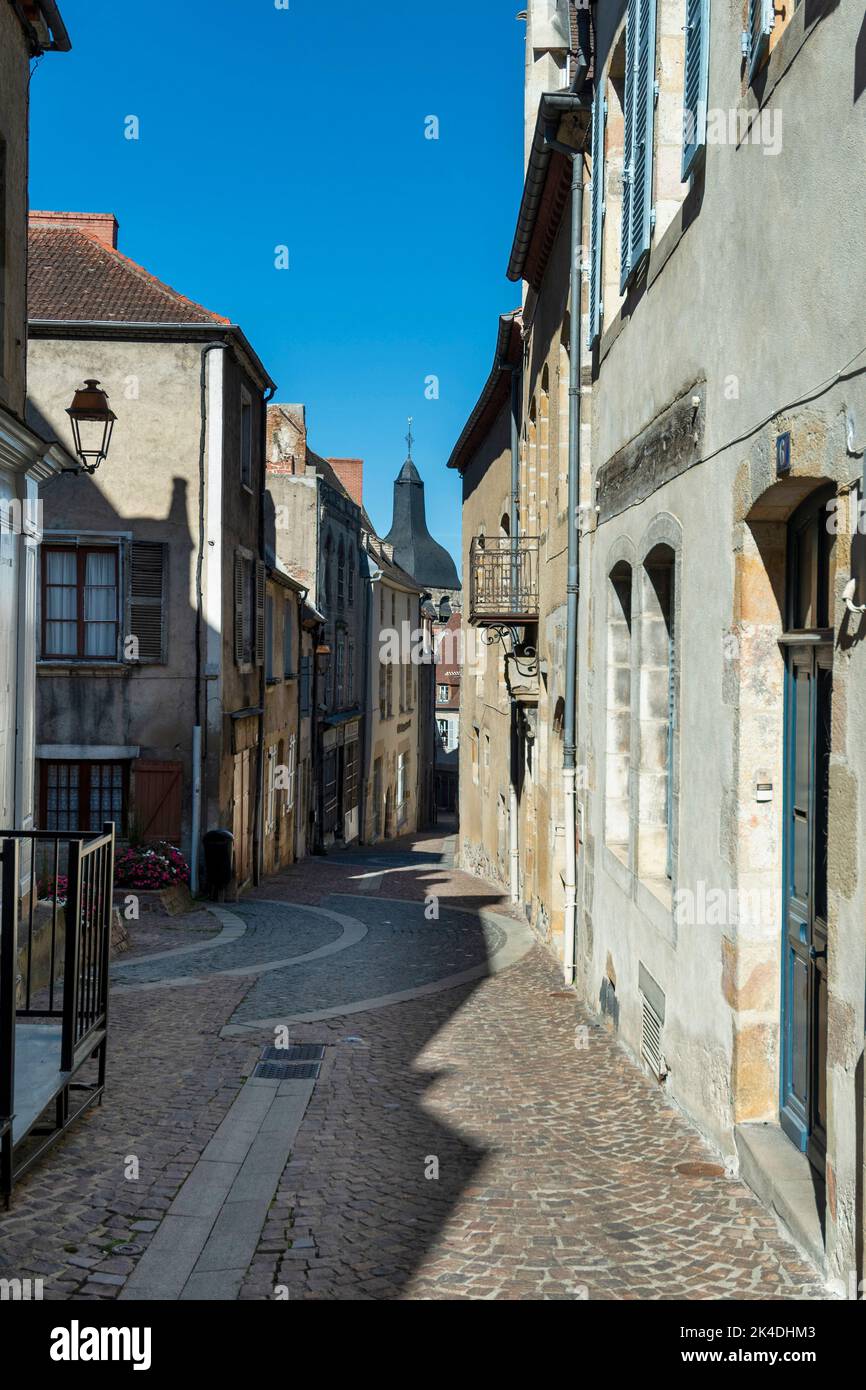 Montlucon. Strada del quartiere medievale. Dipartimento Allier. Auvergne Rodano Alpi. Francia Foto Stock