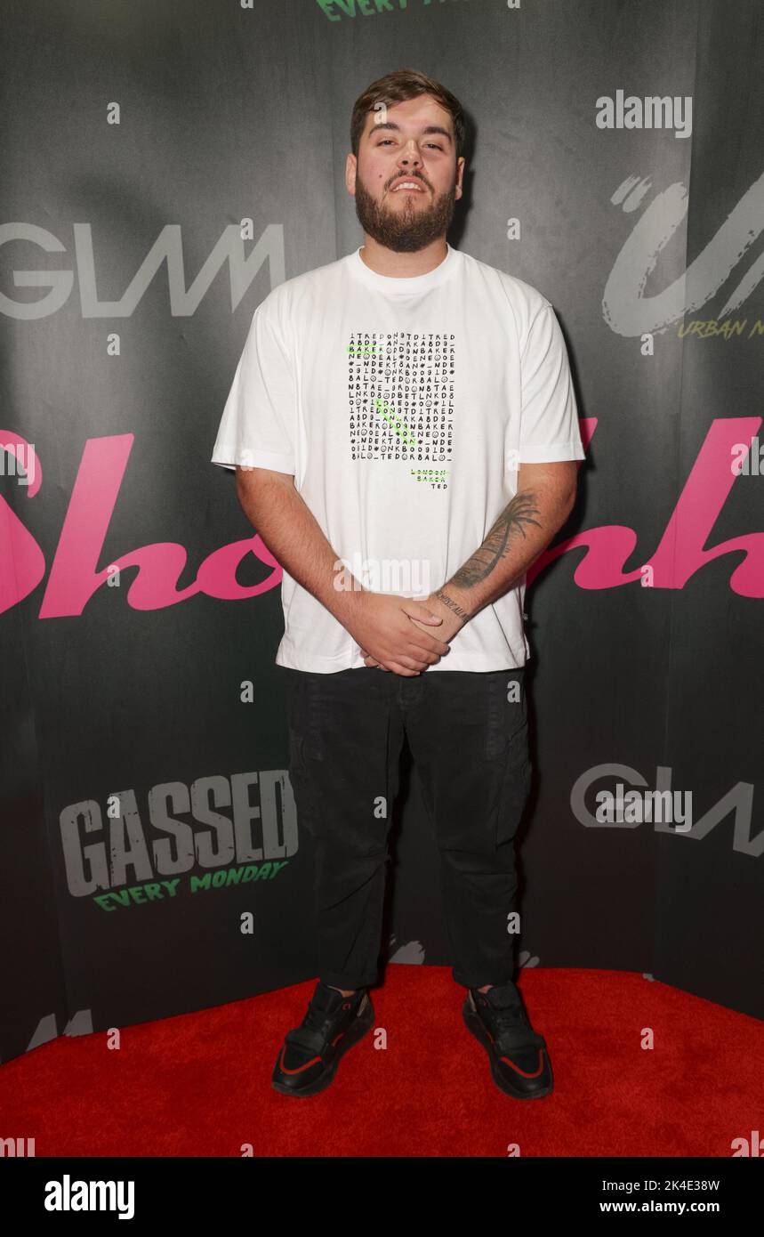 Brighton, Regno Unito. 01st Ott 2022. Il musicista Navos Music partecipa all'esclusivo Shooshh Red Carpet End of Summer Party (@shooshhbighton) al Nightclub No.1 VIP Shooshh di Brighton, sponsorizzato da OG Kicks e dall'Hilton Brighton. (Foto di Phil Lewis/SOPA Images/Sipa USA) Credit: Sipa USA/Alamy Live News Foto Stock