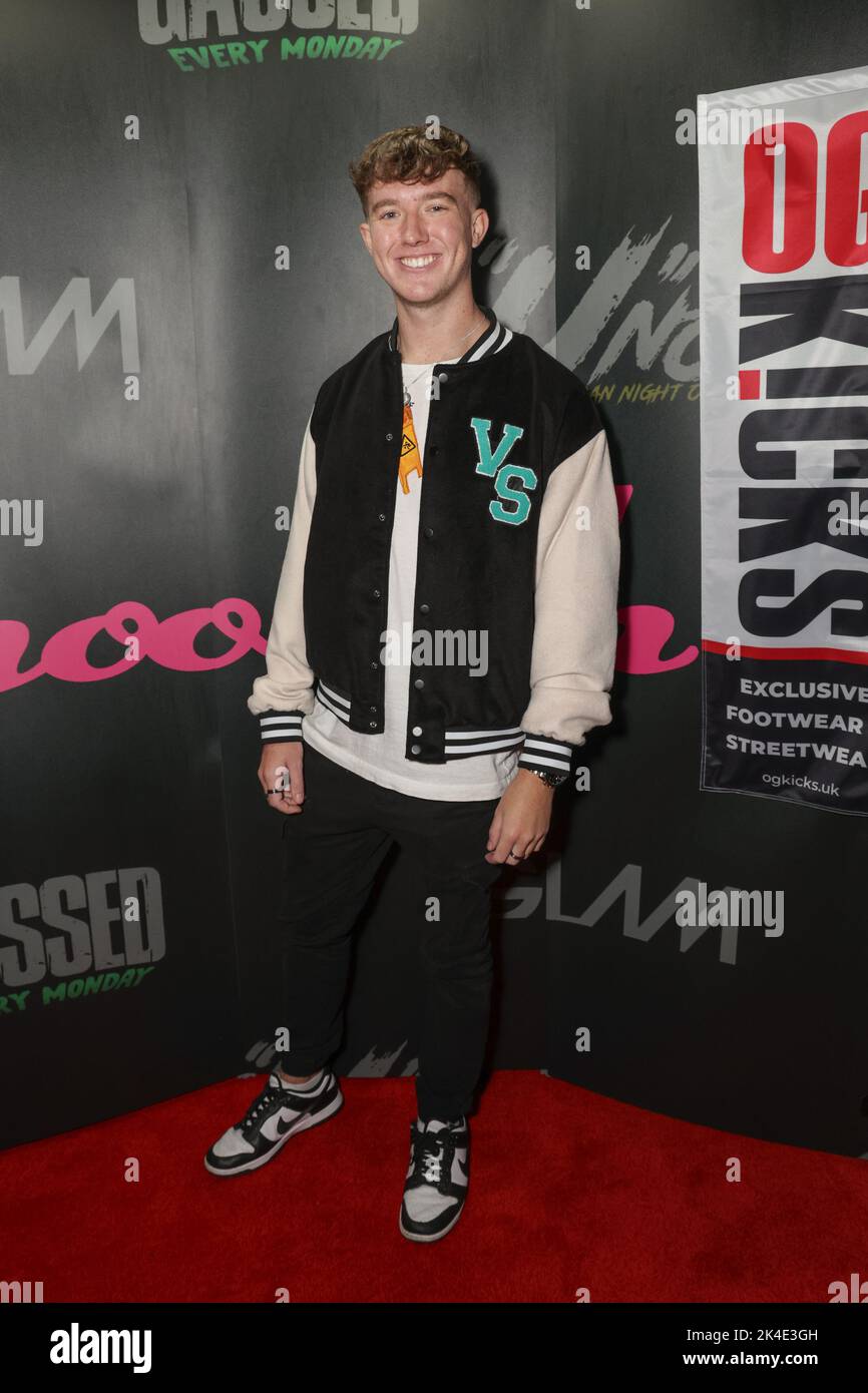 Brighton, Regno Unito. 01st Ott 2022. Il musicista Owen Norton partecipa all'esclusivo Shooshh Red Carpet End of Summer Party (@shooshhbighton) al Nightclub No.1 di Brighton, sponsorizzato da OG Kicks e dall'Hilton Brighton. (Foto di Phil Lewis/SOPA Images/Sipa USA) Credit: Sipa USA/Alamy Live News Foto Stock