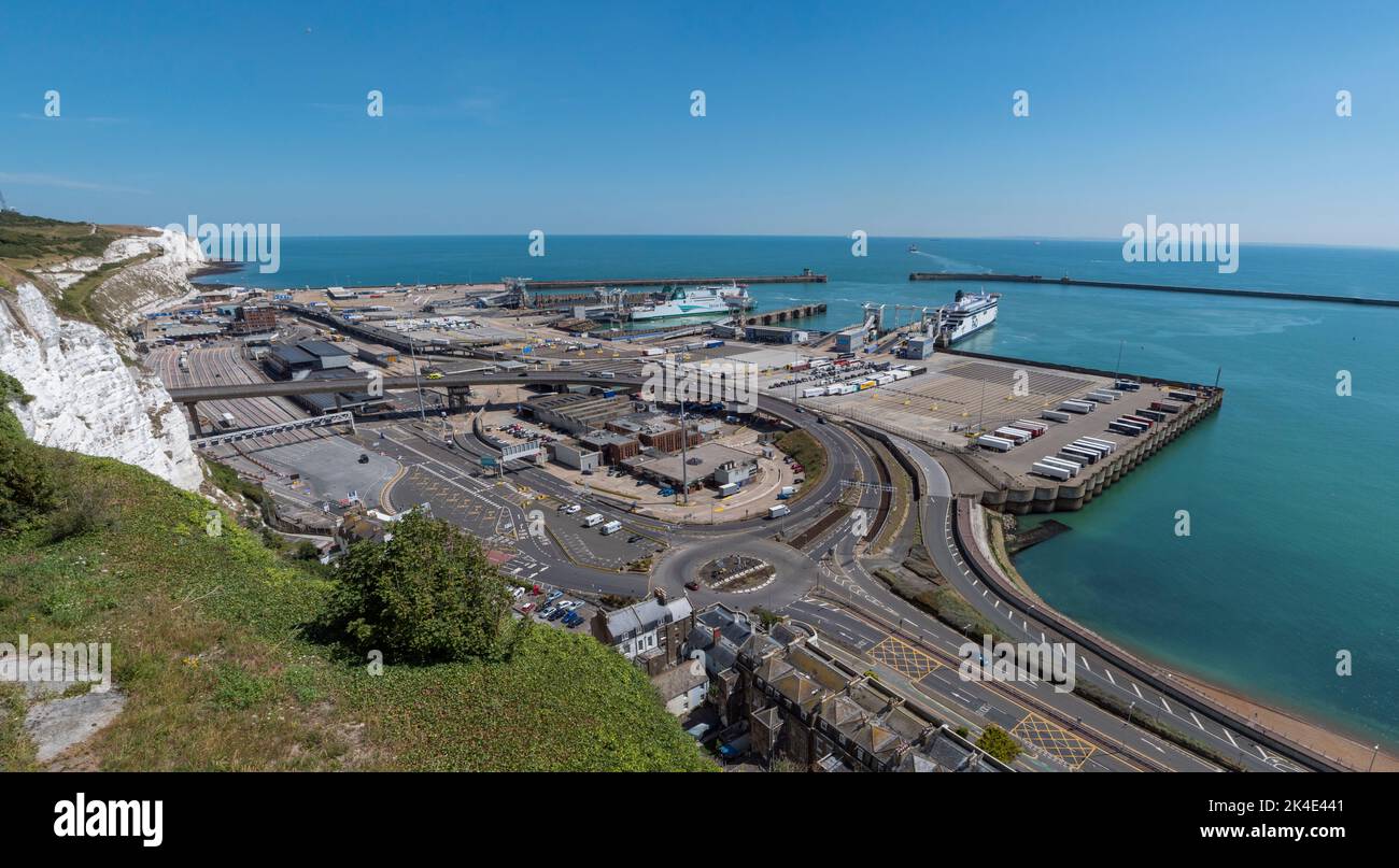 Vista generale sopra il porto di Dover, Kent, Regno Unito. Foto Stock