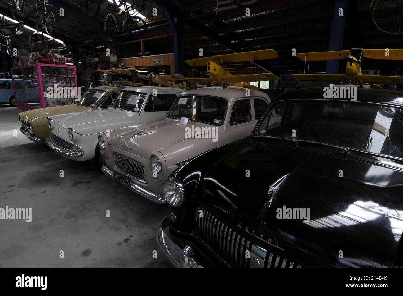 Una collezione di auto è in mostra al New ZealandÕs National Transport & Toy Museum di Wanaka, Otago, sull'isola meridionale della Nuova Zelanda. Il museo è Foto Stock