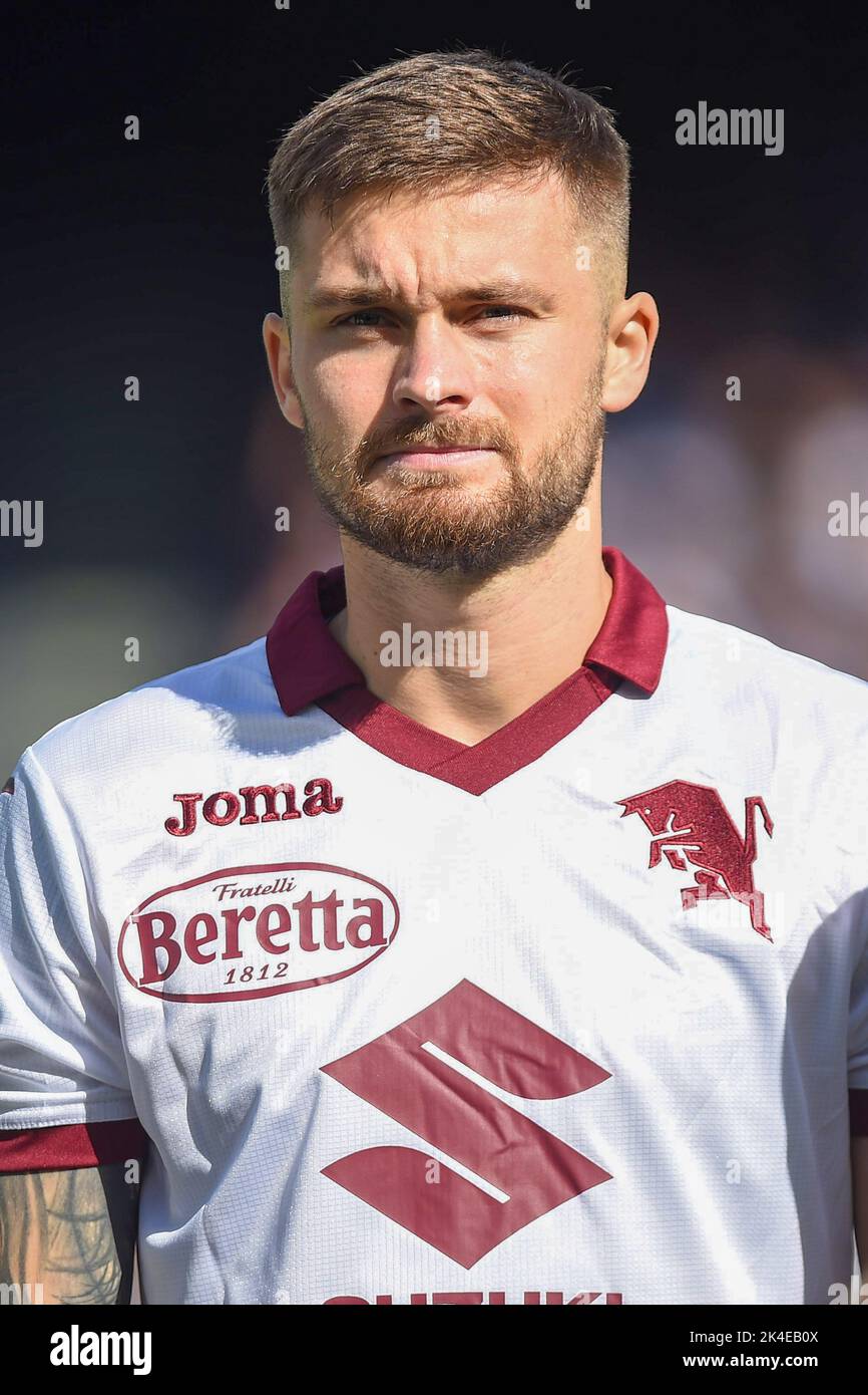 Napoli, Italia. 1 Ott 2022. Karol Linetty del Torino FC durante la Serie Un match tra SSC Napoli e Torino FC allo Stadio Diego Armando Maradona Napoli Italia il 01 ottobre 2022. Credit: Franco Romano/Alamy Live News Foto Stock