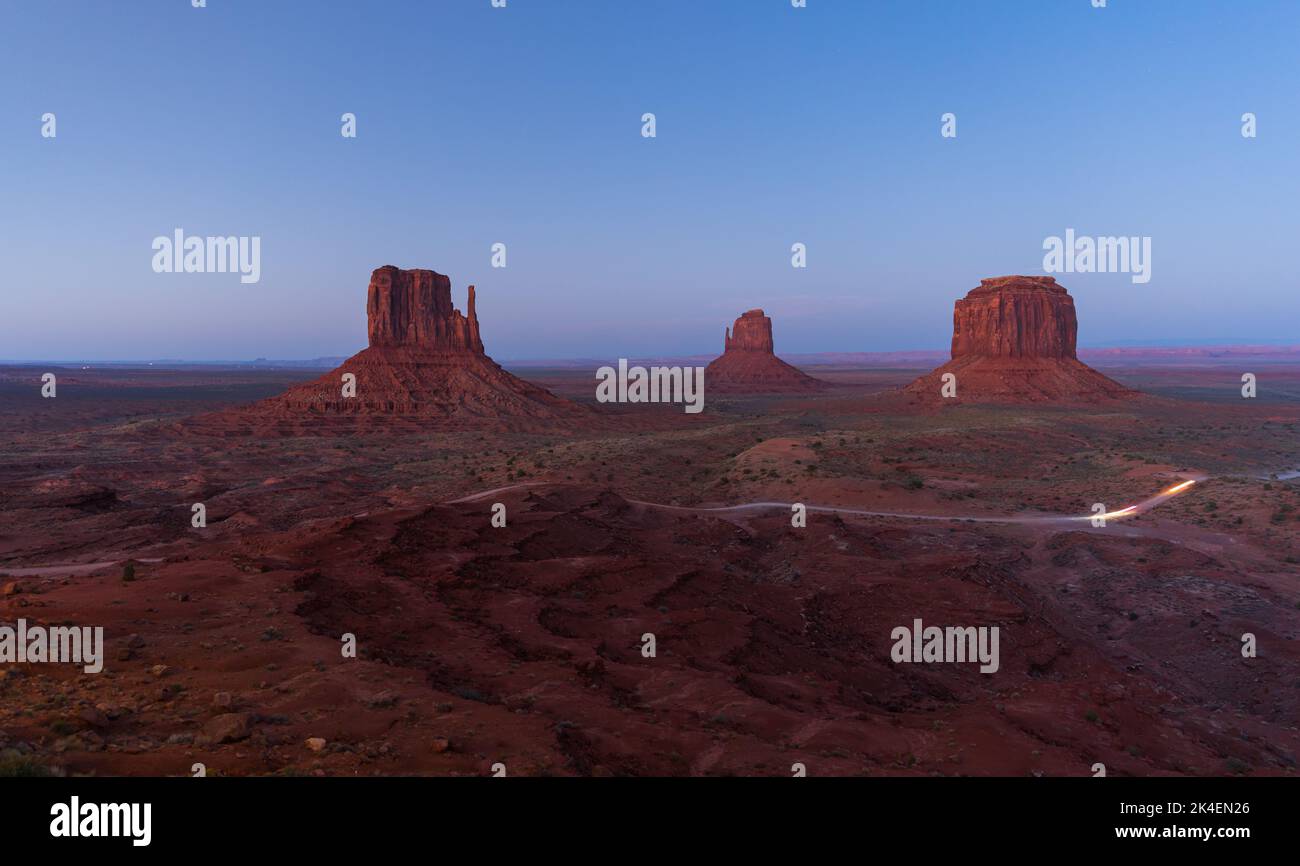 Ora blu alla Monument Valley, Utah Foto Stock