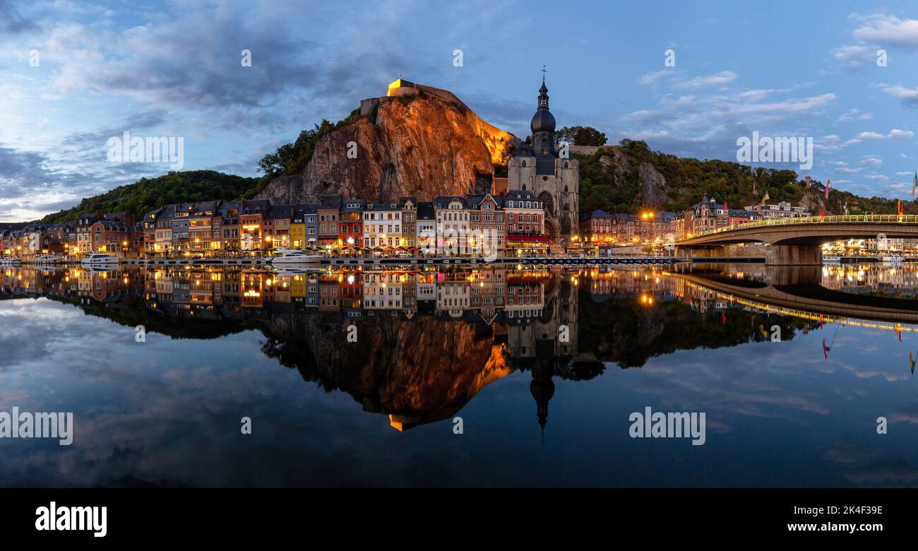 Panorama di Dinant in Belgio. Europa Foto Stock