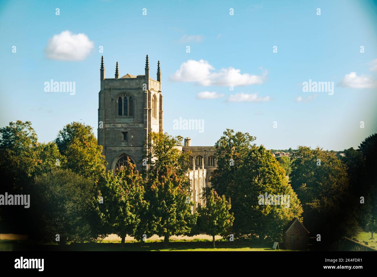 Chiesa su un orizzonte, Inghilterra Foto Stock