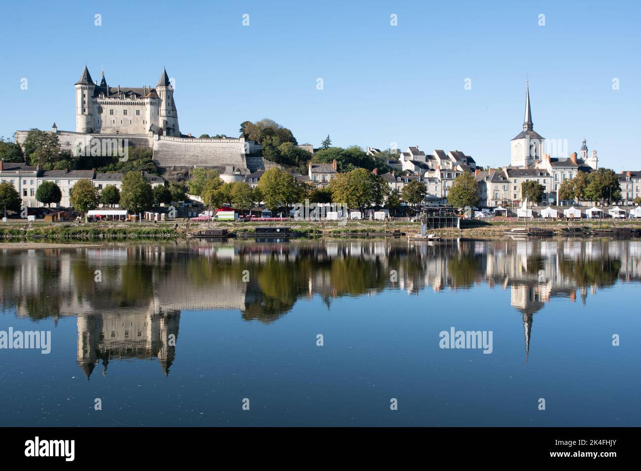 Saumur visto da l'Île d'Offard Foto Stock