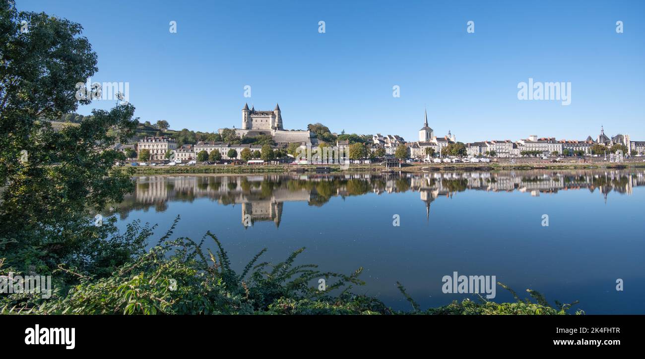 Saumur visto da l'Île d'Offard Foto Stock