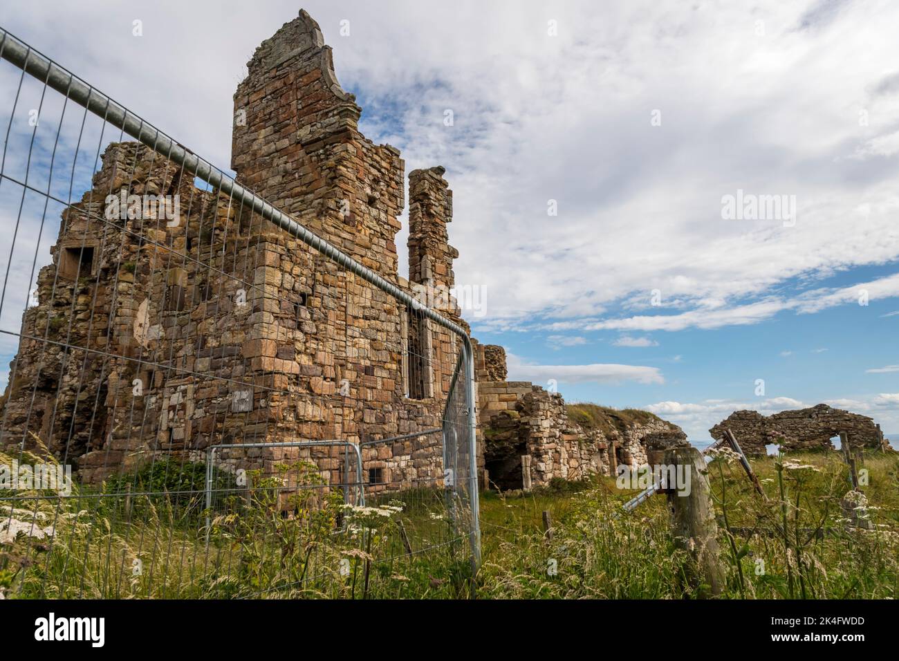 Le rovine del castello di Newark a St Monans nella Neuk orientale di Fife, Scozia. Foto Stock