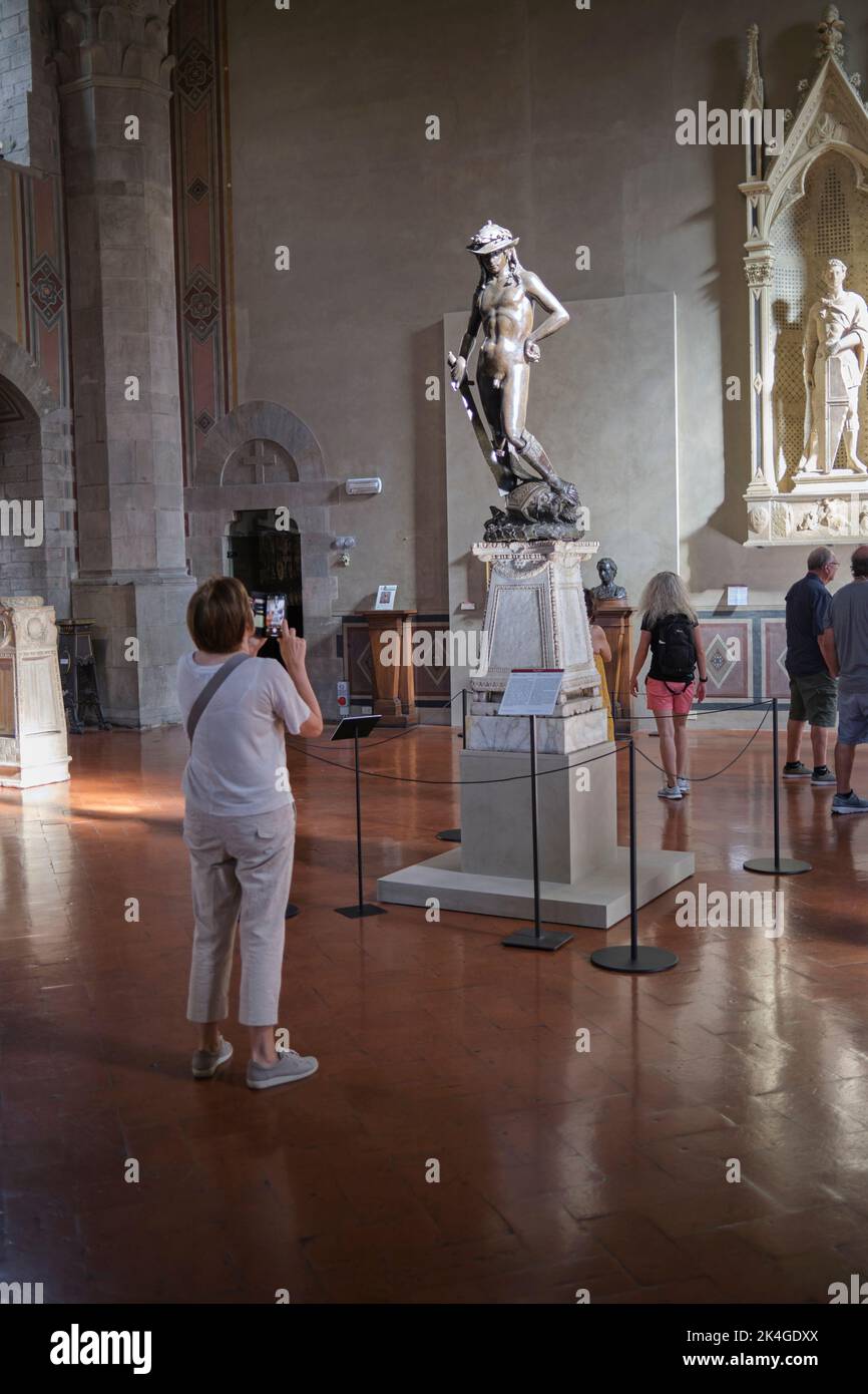 Statua del David di Donatello nel Museo del Bargello Firenze Foto Stock