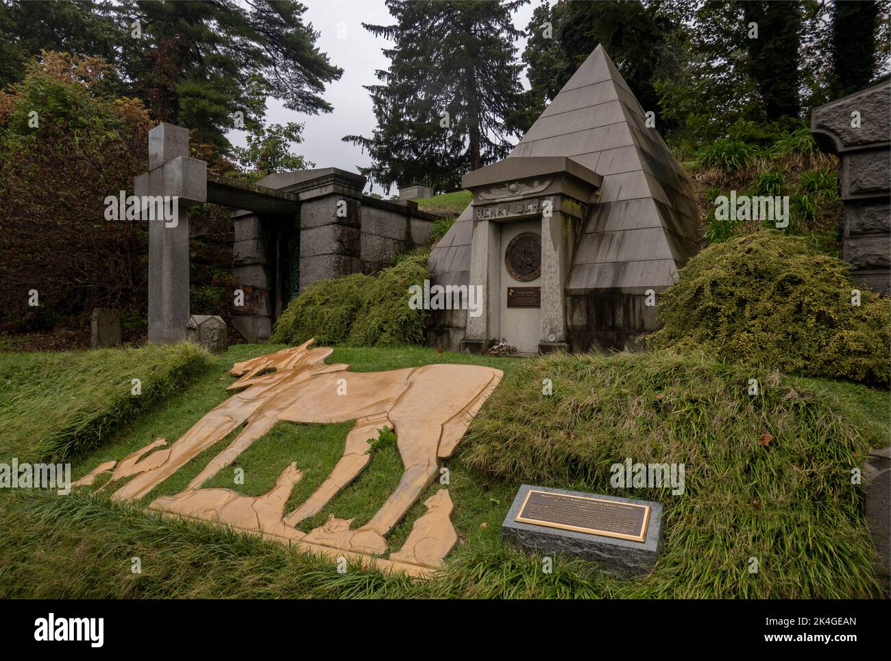 Tombe nel cimitero di Greenwood a Brooklyn, New York Foto Stock
