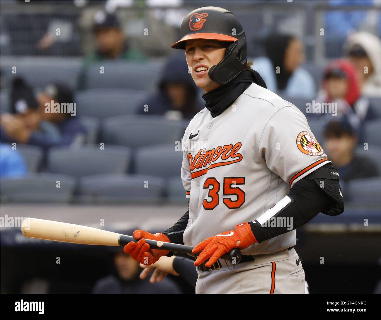 New York City, Stati Uniti. 02nd Ott 2022. Baltimore Orioles Adley Rutschman reagisce dopo essere stato camminato da New York Yankees Pitcher Aroldis Chapman nel settimo inning allo Yankee Stadium di New York City Domenica, 2 ottobre 2022. Foto di John Angelillo/UPI Credit: UPI/Alamy Live News Foto Stock