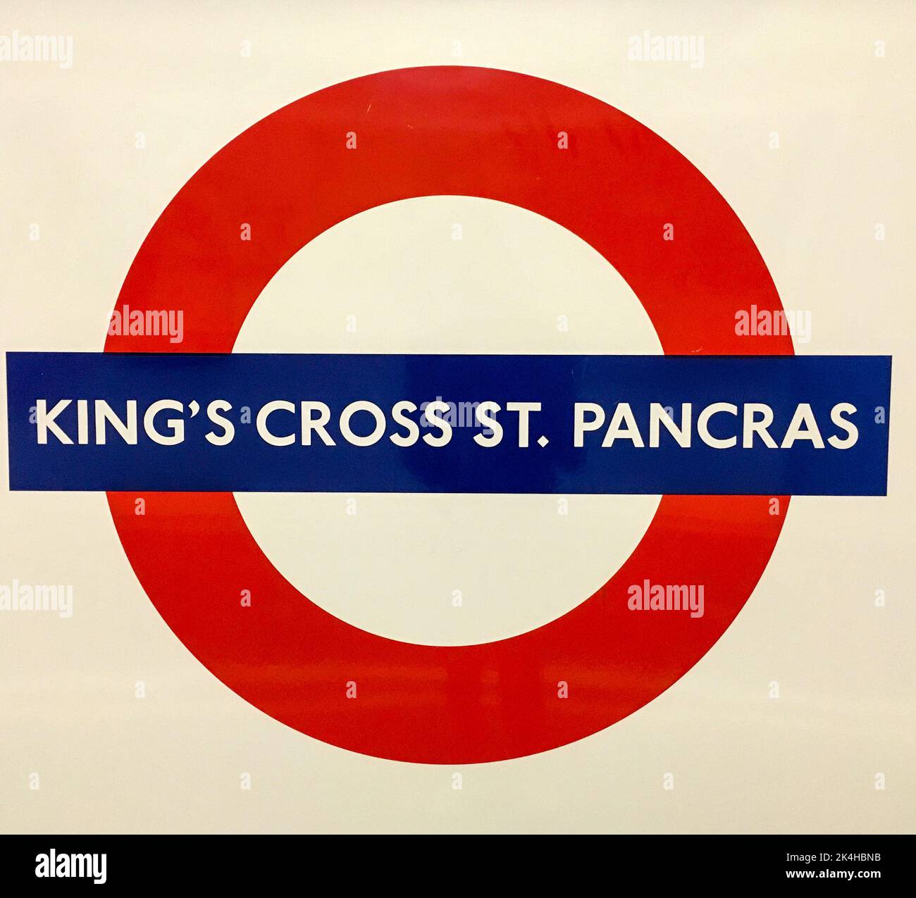 Cartello della stazione della metropolitana di kings cross immagini e