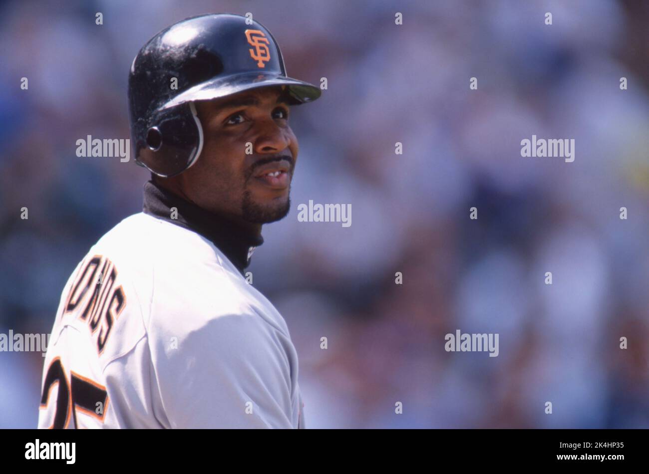 Barry Bonds dei San Francisco Giants fu mostrato in una partita contro i Chicago Cubs a Wrigley Field, California. 1998. Foto Stock Barry Bonds dei San Francisco Giants fu mostrato in una partita contro i Chicago Cubs a Wrigley Field, California. 1998. Foto Stock