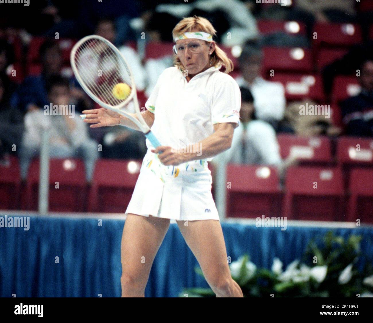 La grande tennista Martina Navrátilová viene mostrata in una partita a Chicago, c. 1984. Foto Stock