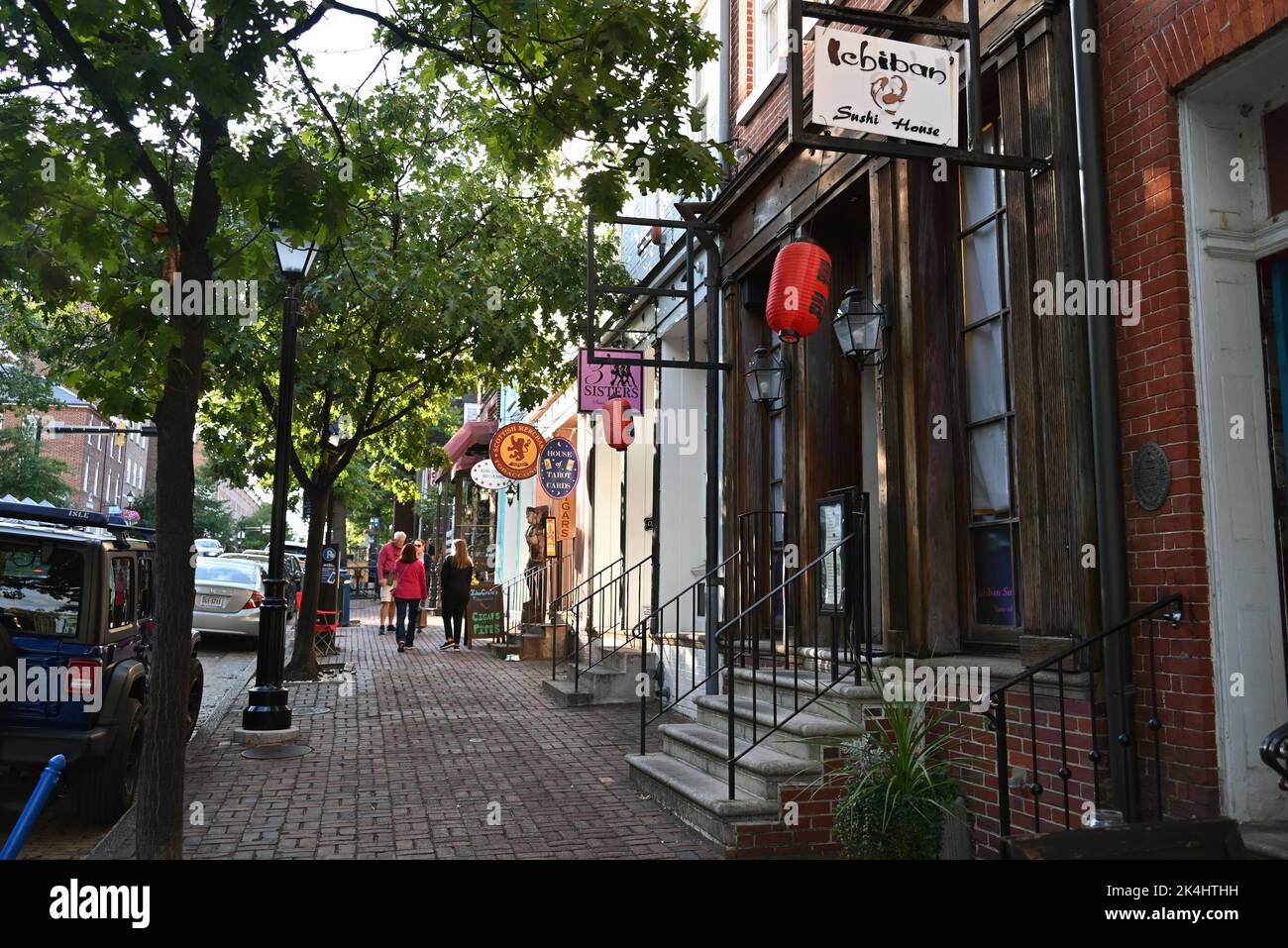 Lo storico quartiere dello shopping della Citta' Vecchia su King Street ad Alexandria, Virginia. Foto Stock