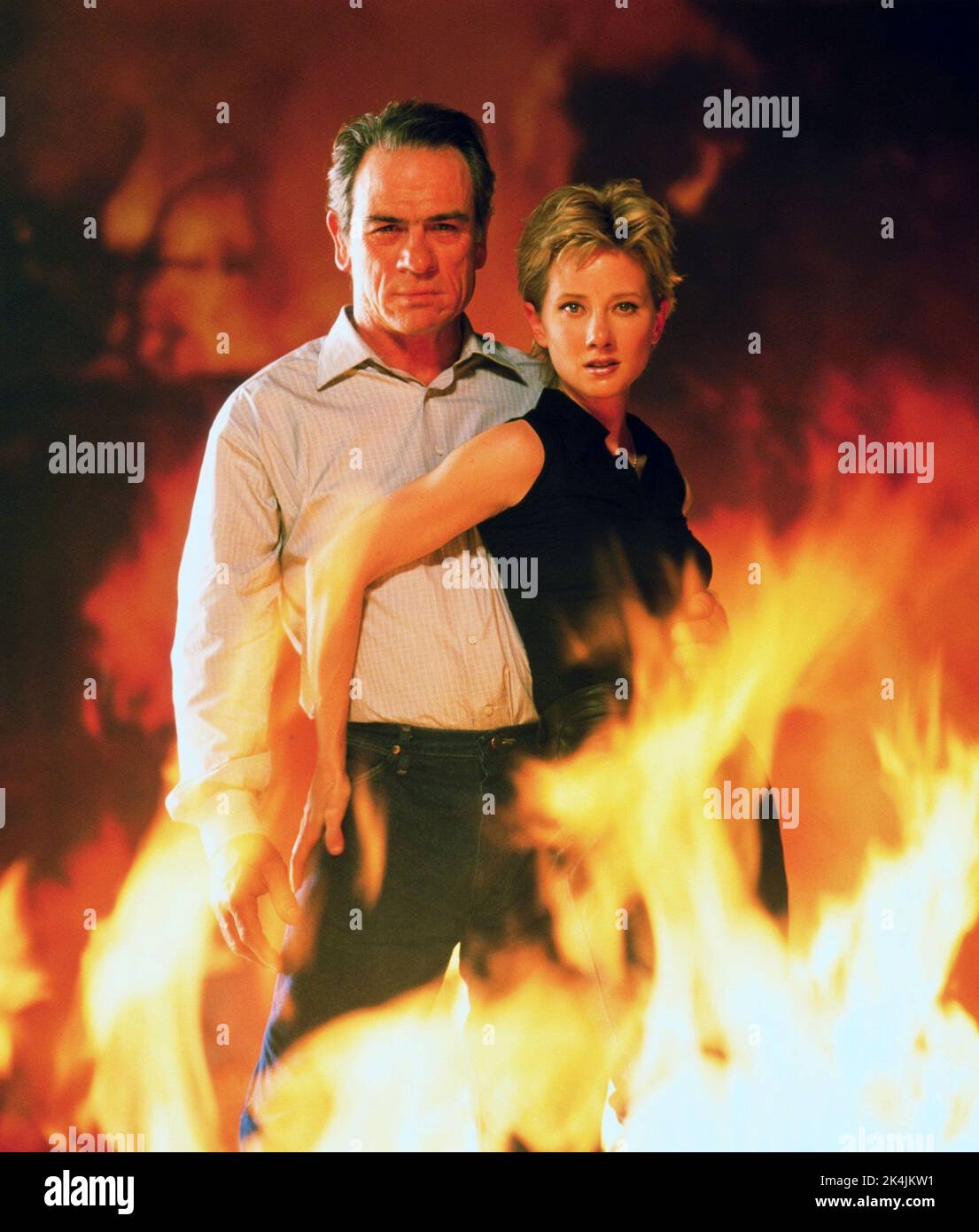 ANNE HECHE e TOMMY LEE JONES in VOLCANO (1997), regia di MICK JACKSON. Credit: 20th CENTURY FOX / Album Foto Stock