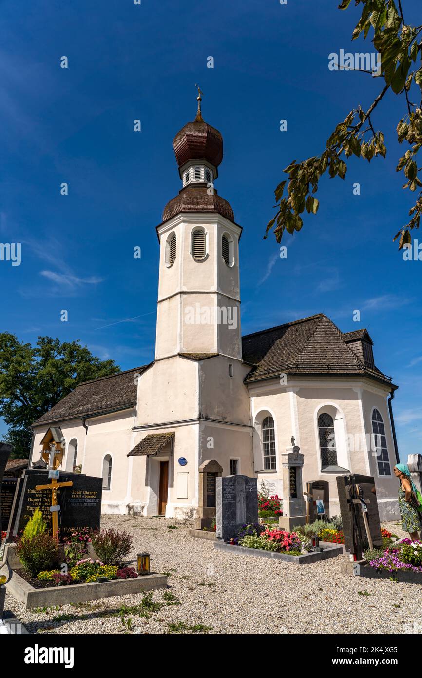 Die Filalkirche St. Andreas in Thalkirchen, Bad Endorf, Bayern, Deutschland | Chiesa di St. Andreas a Thalkirchen, Bad Endorf, Baviera, Germania Foto Stock