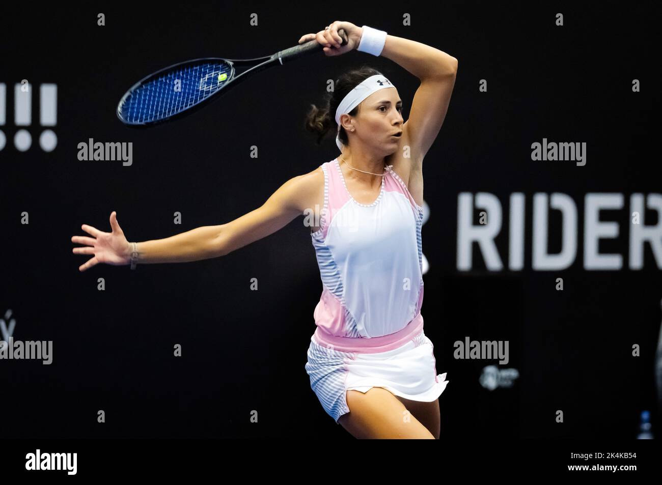 Gabriela Lee di Romania in azione contro Tamara Korpatsch di Germania durante il primo turno di qualifiche del torneo di tennis Agel Open WTA 500 del 2022 il 1 ottobre 2022 a Ostrava, Repubblica Ceca - Foto: Rob Prange/DPPI/LiveMedia Foto Stock