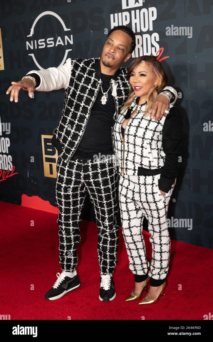 Atlanta, Stati Uniti. 30th Set, 2022. T.I. e Tameka 'Tiny' Harris partecipano alla SCOMMESSA Hip Hop Awards 2022 al Cobb Theater il 30 settembre 2022 ad Atlanta, Georgia. (Foto di Mike Ware/Sipa USA). Credit: Sipa USA/Alamy Live News Foto Stock