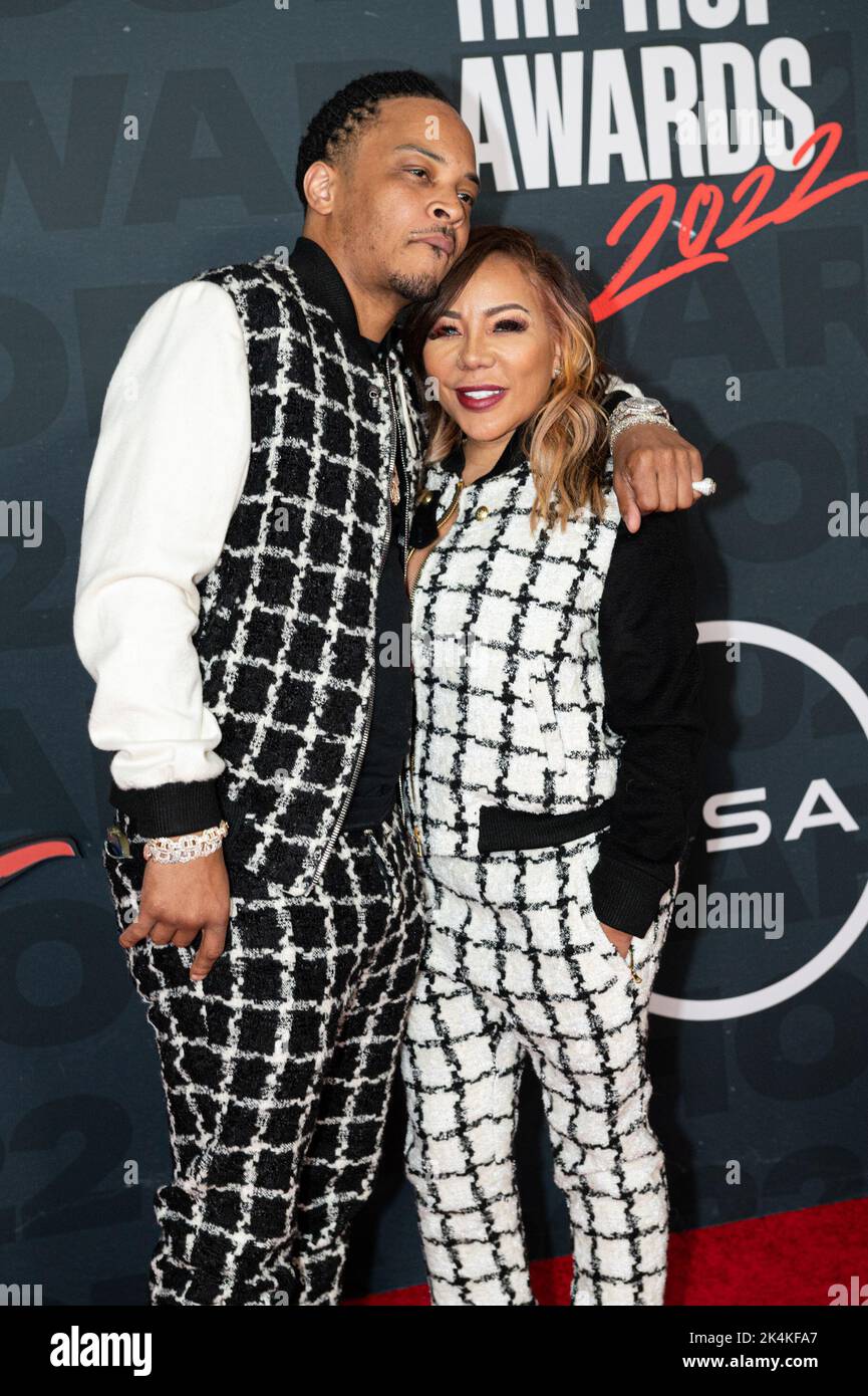 Atlanta, Stati Uniti. 30th Set, 2022. T.I. e Tameka 'Tiny' Harris partecipano alla SCOMMESSA Hip Hop Awards 2022 al Cobb Theater il 30 settembre 2022 ad Atlanta, Georgia. (Foto di Mike Ware/Sipa USA). Credit: Sipa USA/Alamy Live News Foto Stock