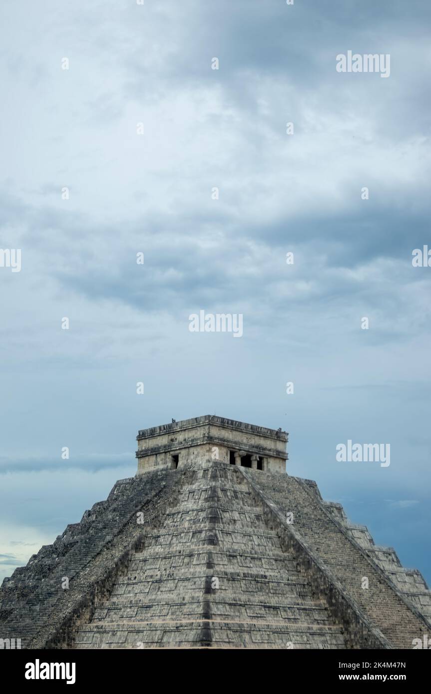 tempio di kukulkan a chichen itza meglio conosciuto come la piramide di kukulkan a yucatan, messico Foto Stock