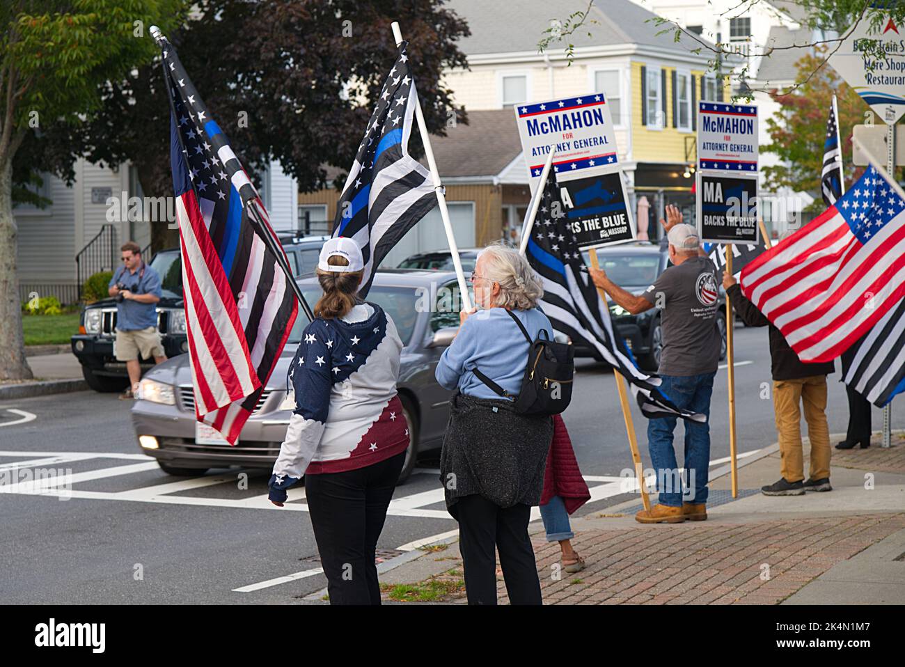 L'AMERICA SOSTIENE IL BLU - I PATRIOTI Uniti DI CAPO STANDOUT. Hyannis, Massachusetts su Cape Cod Foto Stock