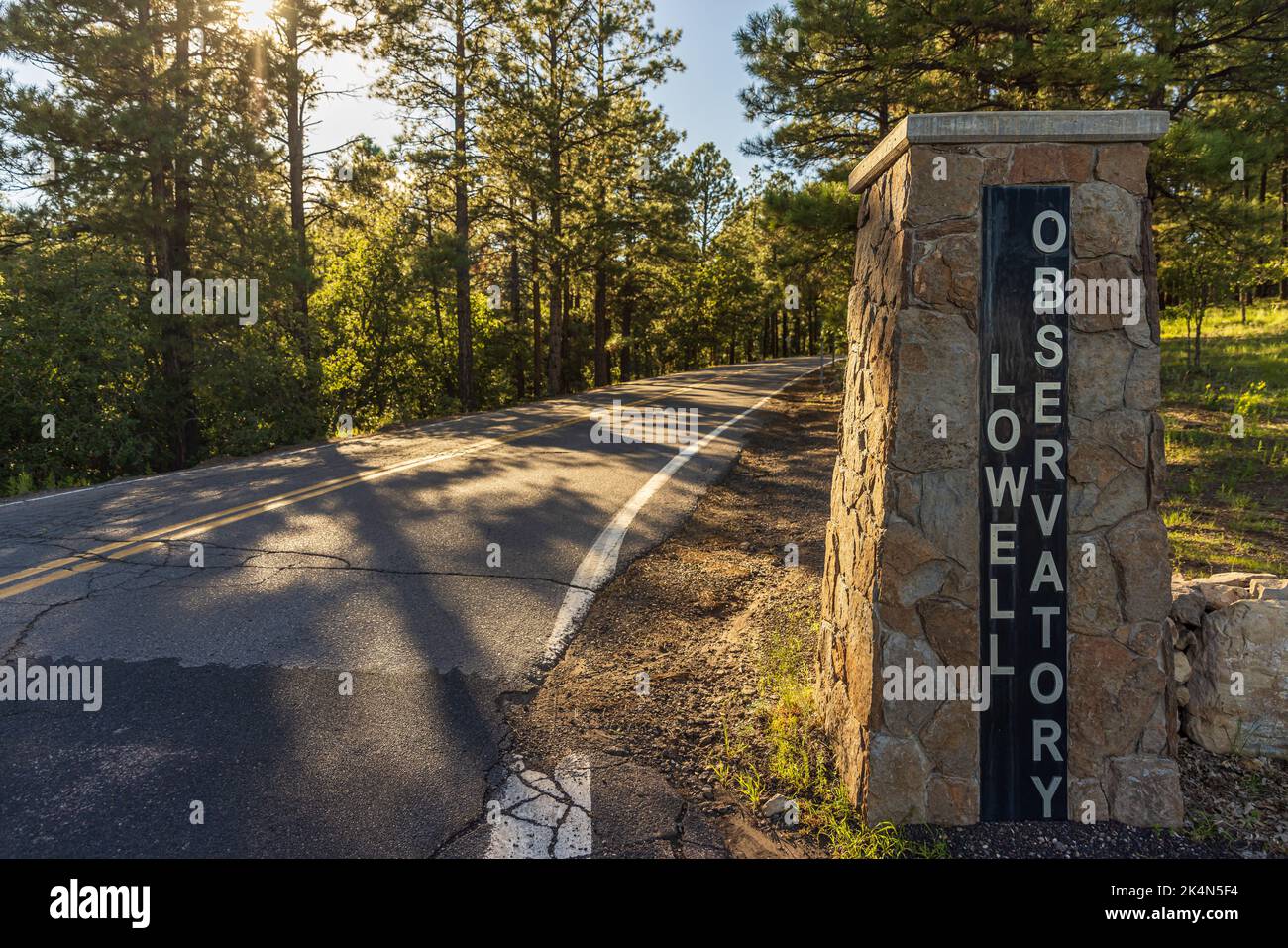 FLAGSTAFF, Arizona - 1 SETTEMBRE 2022: Cartello d'ingresso all'Osservatorio Lowell dove è stato scoperto il pianeta Plutone Foto Stock