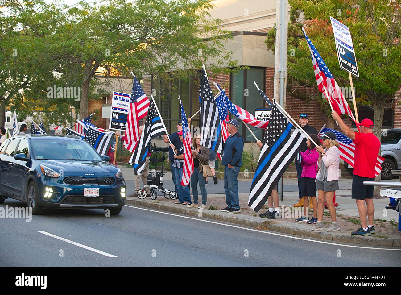 L'AMERICA SOSTIENE IL BLU - I PATRIOTI Uniti DI CAPO STANDOUT. Hyannis, Massachusetts su Cape Cod Foto Stock