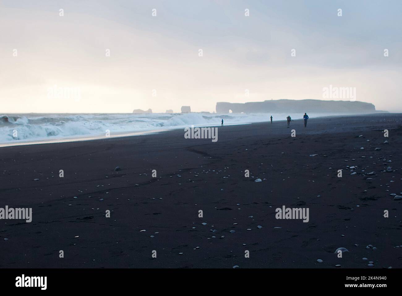 Spiaggia di sabbia nera in Islanda Foto Stock