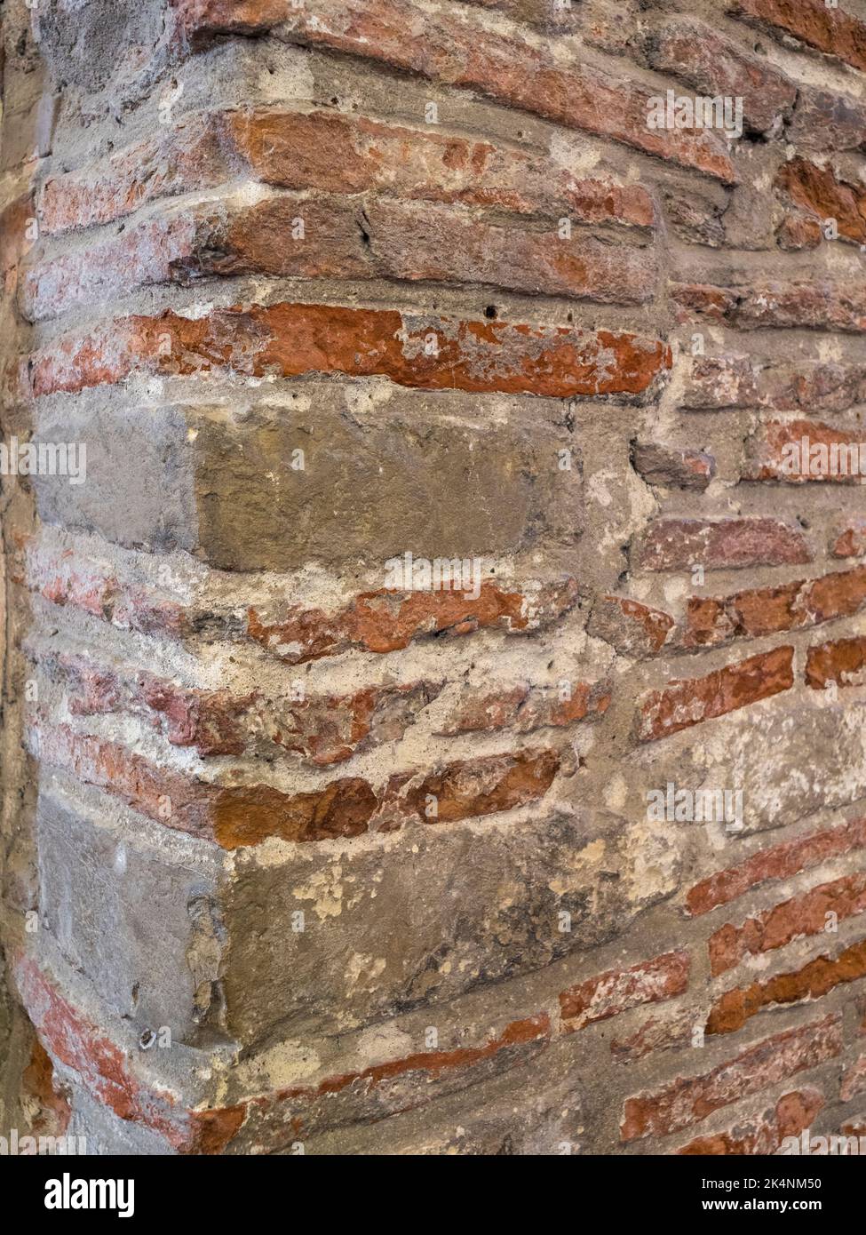Dettaglio che mostra i mattoni delle pareti interne della Grande Torre nel Castello di dover, Kent, Regno Unito. Foto Stock