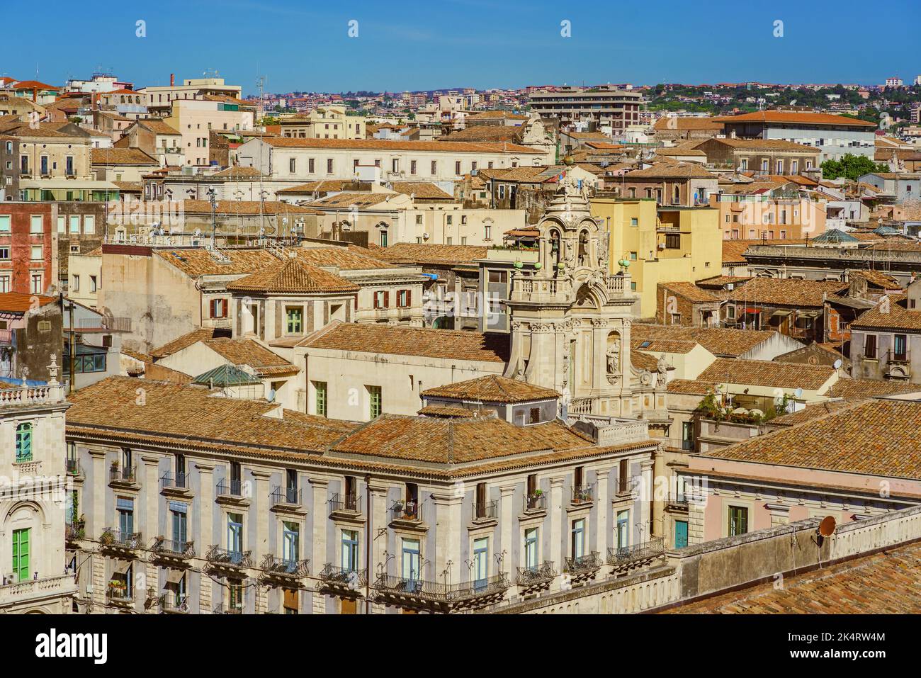 Vista sopraelevata del paesaggio urbano di Catania in Sicilia Italia Foto Stock