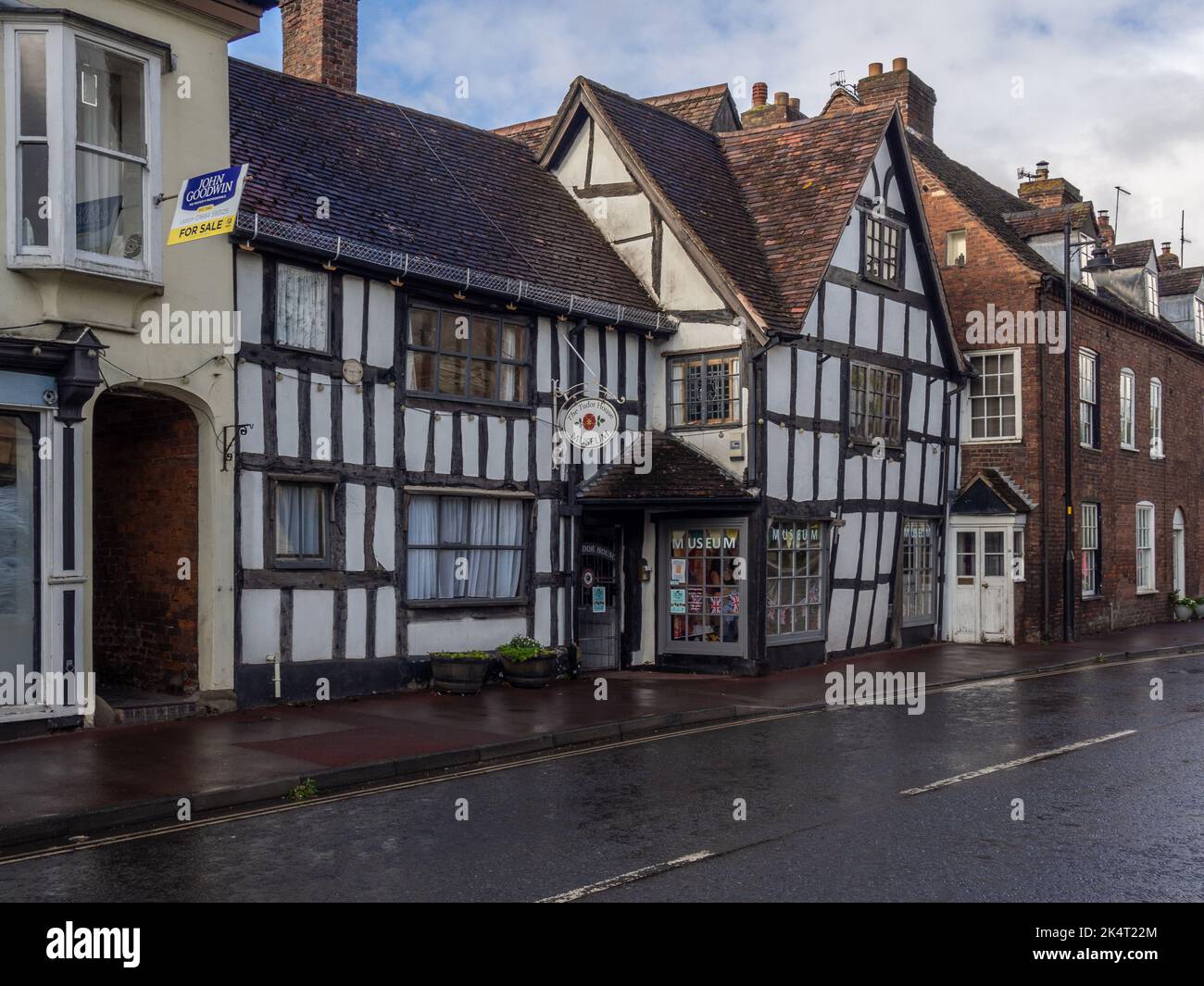 Tudor House Museum, Upton upon Severn, Worcestershire, Regno Unito; ospitato in un edificio del 17th ° secolo e che espone oggetti locali e storici Foto Stock