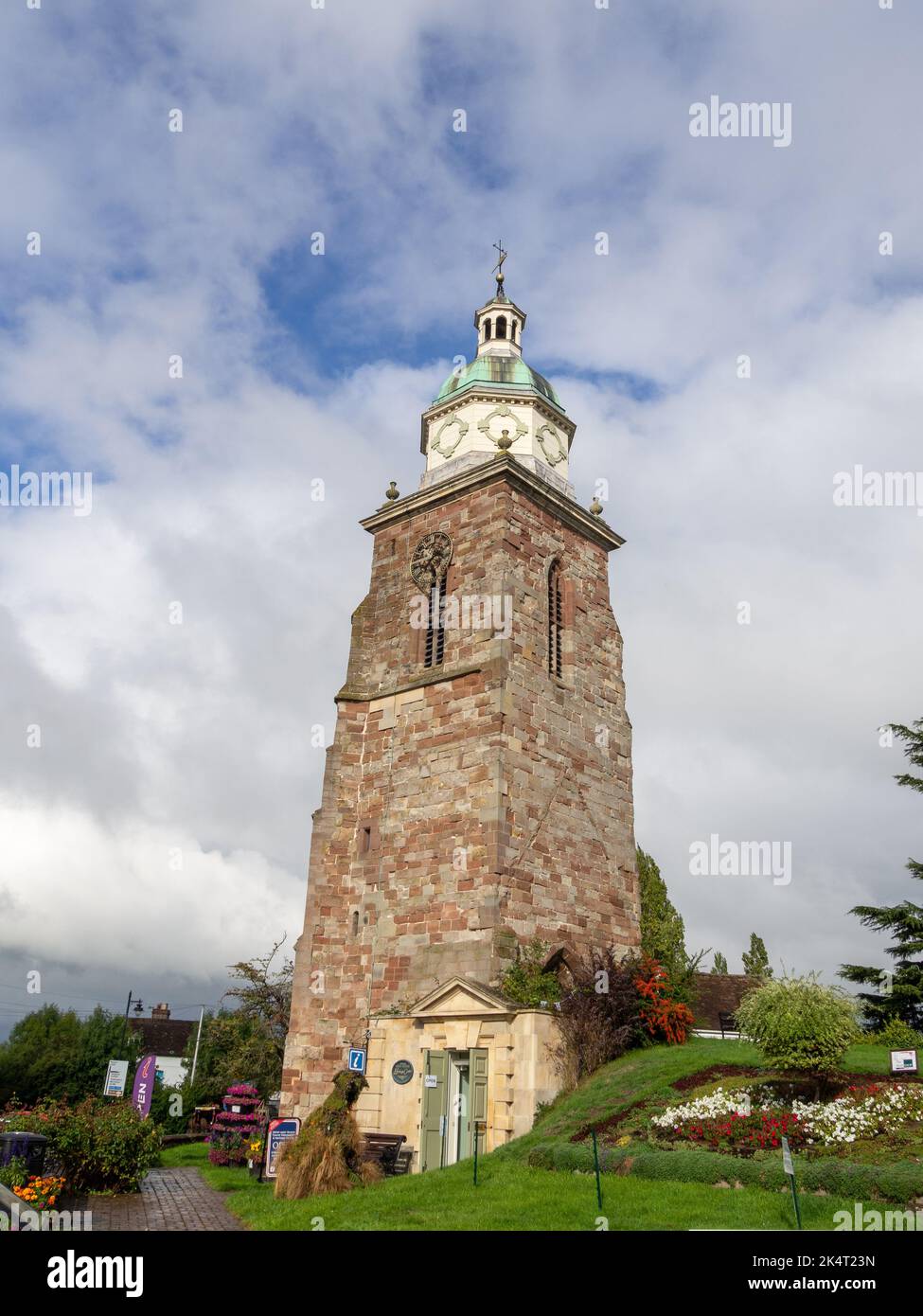 Il Pepperpot, un residuo di una chiesa del 13th ° secolo, Upton upon Severn, Worcestershire, Regno Unito; ora ospita il Centro informazioni turistiche e patrimonio Foto Stock