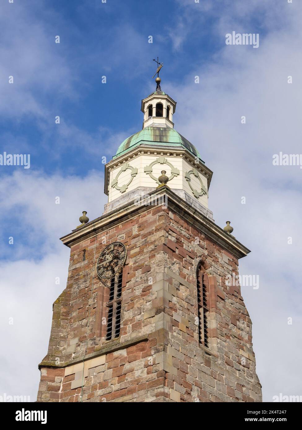 Il Pepperpot, un residuo di una chiesa del 13th ° secolo, Upton upon Severn, Worcestershire, Regno Unito; ora ospita il Centro informazioni turistiche e patrimonio Foto Stock