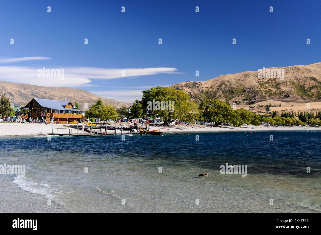 Wanaka è una piccola località turistica estiva e invernale nella regione di Otago, a South Island, in Nuova Zelanda. Wanaka si trova sulla riva del lago Wanak Foto Stock