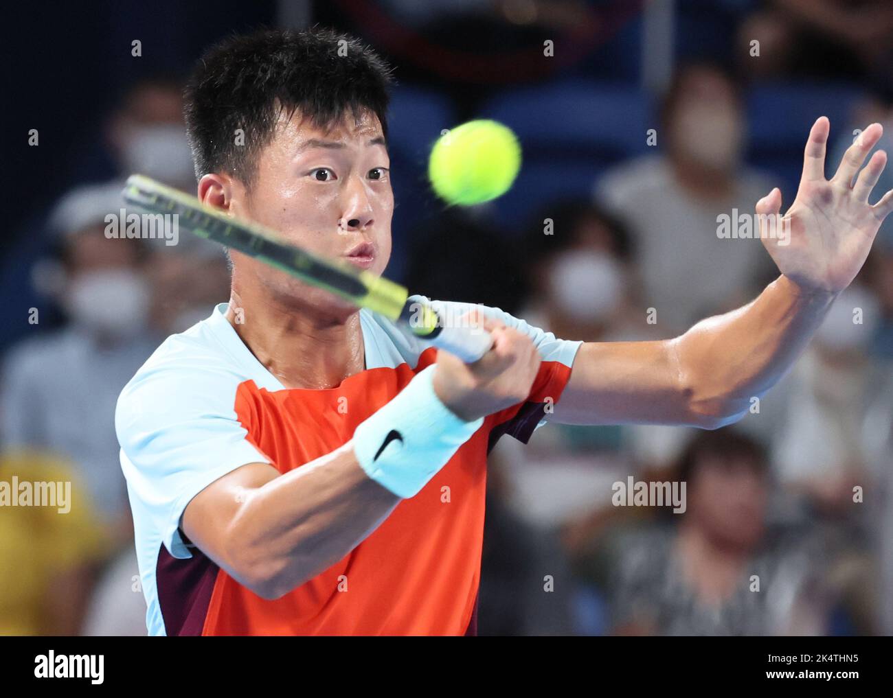 Tokyo, Giappone. 4th Ott 2022. Tseng Chun-Hsin di Taiwan restituisce la palla contro Nick Kyrgios d'Australia alla prima partita del torneo di tennis del Japan Open all'Ariake Coliseum di Tokyo martedì 4 ottobre 2022. Kyrgios sconfisse Tseng 6-3, 6-1. Credit: Yoshio Tsunoda/AFLO/Alamy Live News Foto Stock